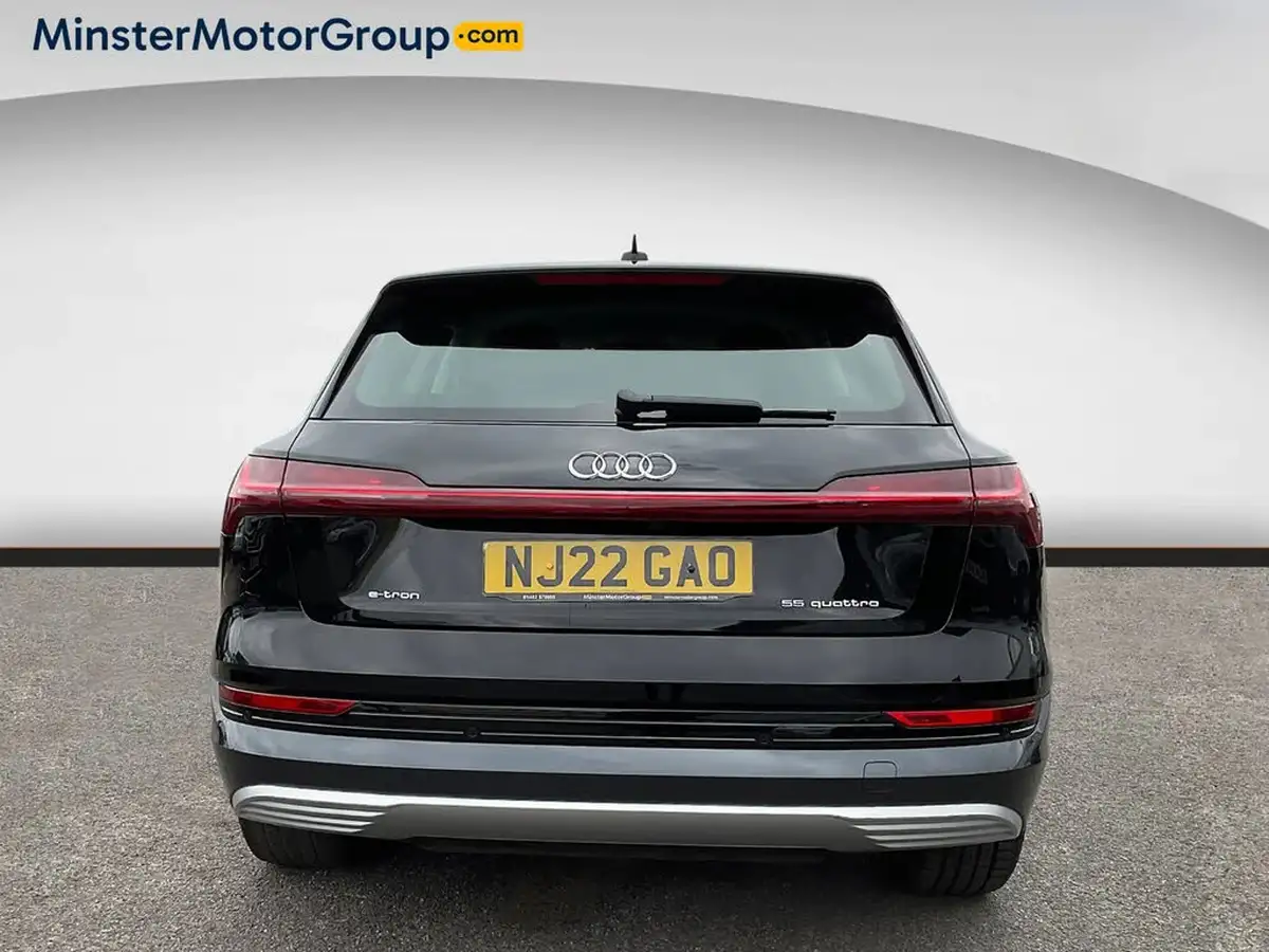 2022-audi-e-tron-55e-technik-station-wagon-big-2