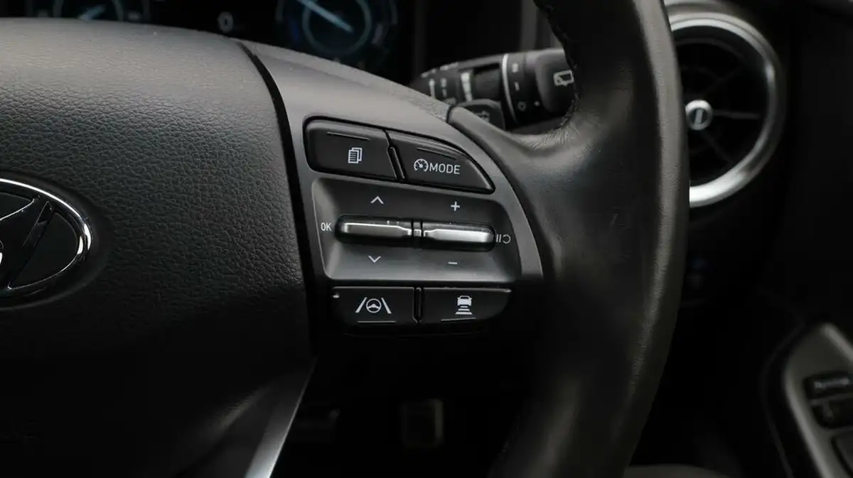 2022-hyundai-kona-e-premium-204ps-64kwh-7kw-obc-big-26