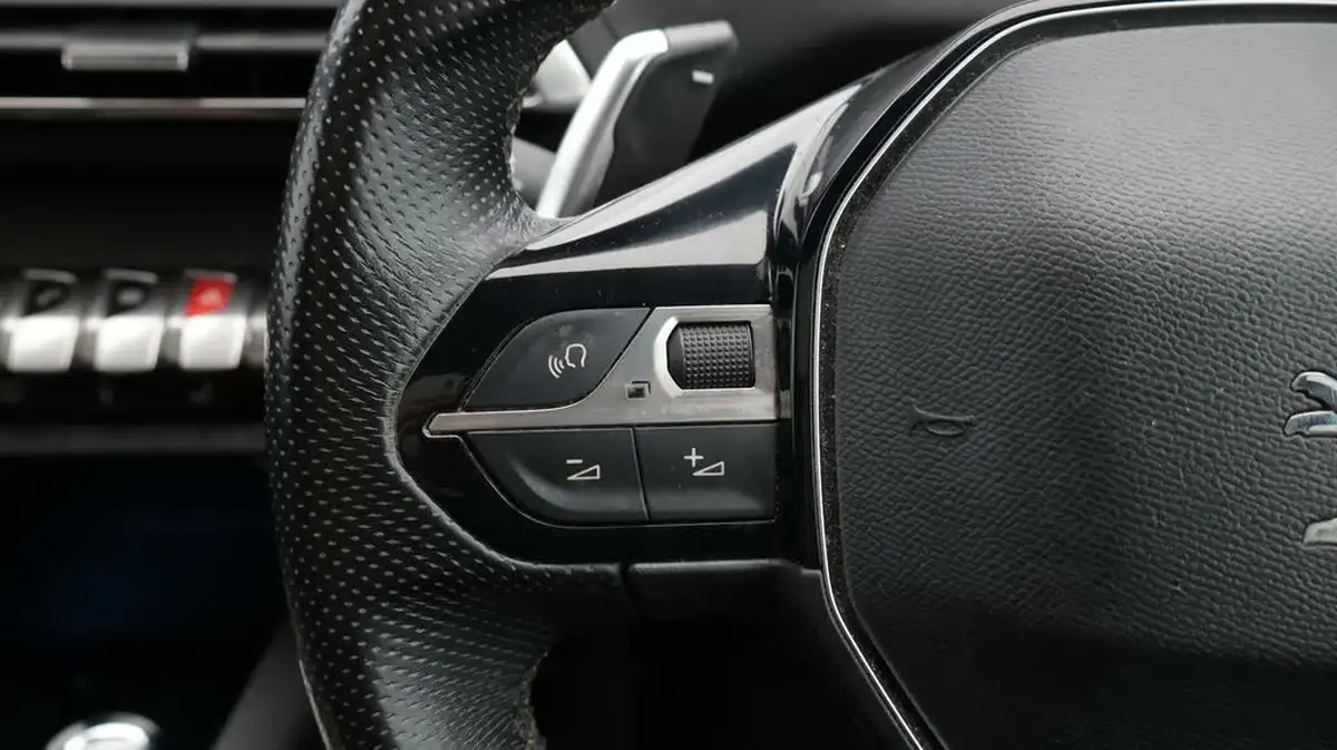 2020-peugeot-5008-suv-16-puretech-gt-line-premium-big-27