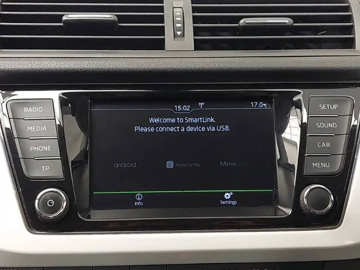 2017-skoda-fabia-14tdi-se-l-105ps-estate-big-10