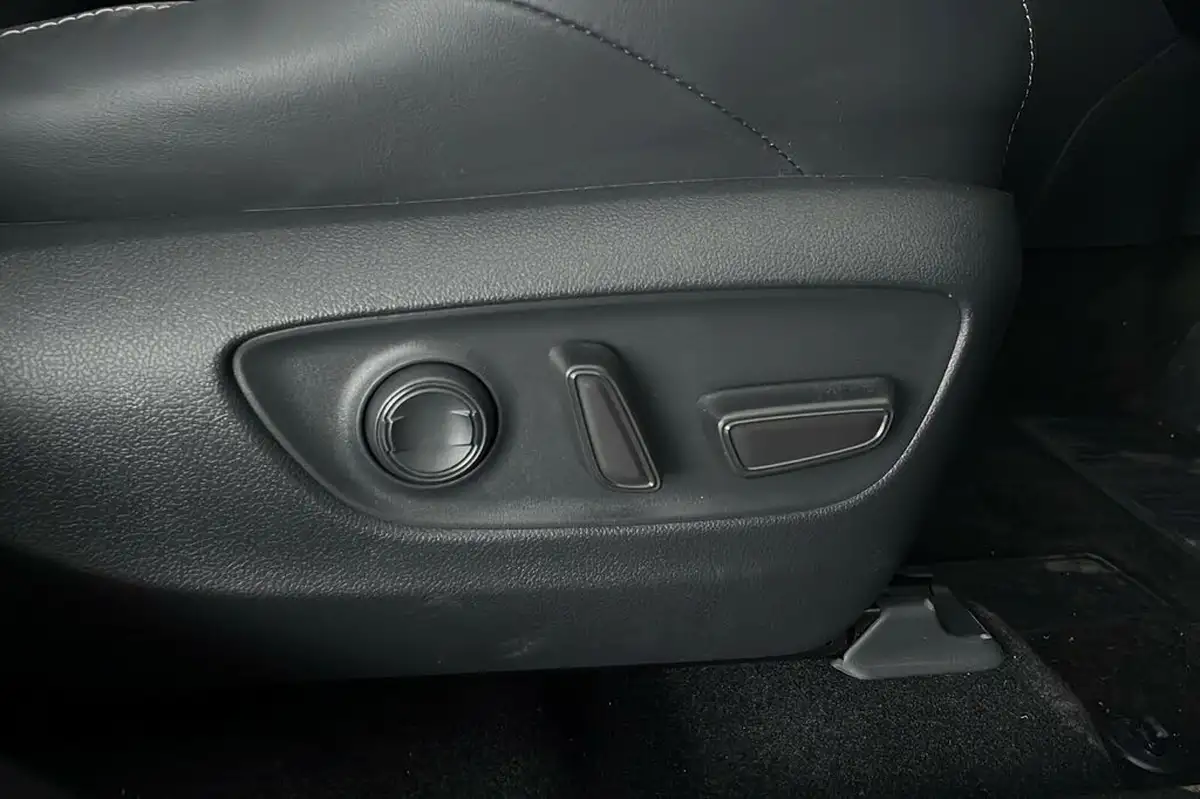 2024-toyota-rav4-25-vvt-i-gr-sport-302bhp-plug-in-big-35