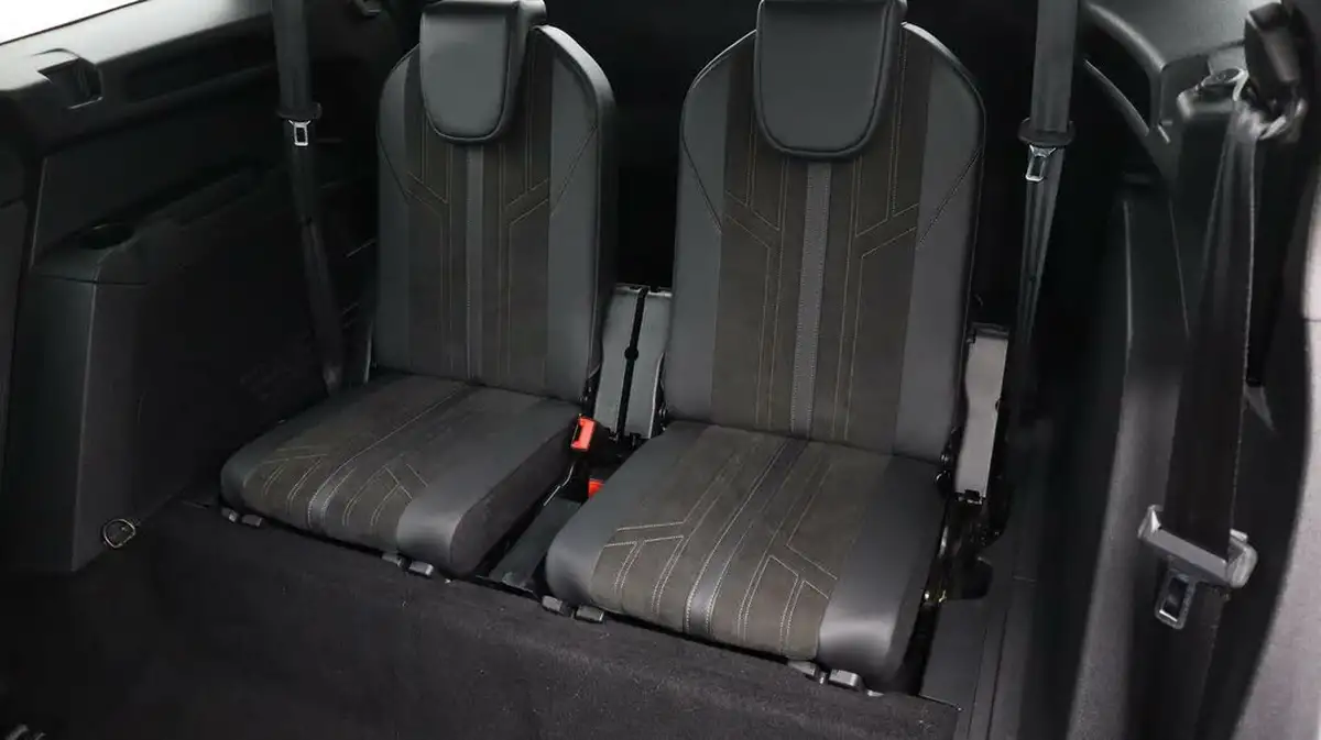 2021-peugeot-5008-suv-15-bluehdi-gt-eat8-big-20