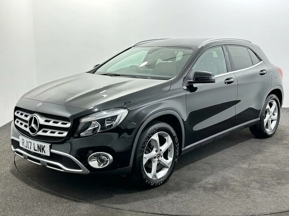 2017-mercedes-benz-gla-class-21d-gla-200d-sport-ss-7g-dct-big-2