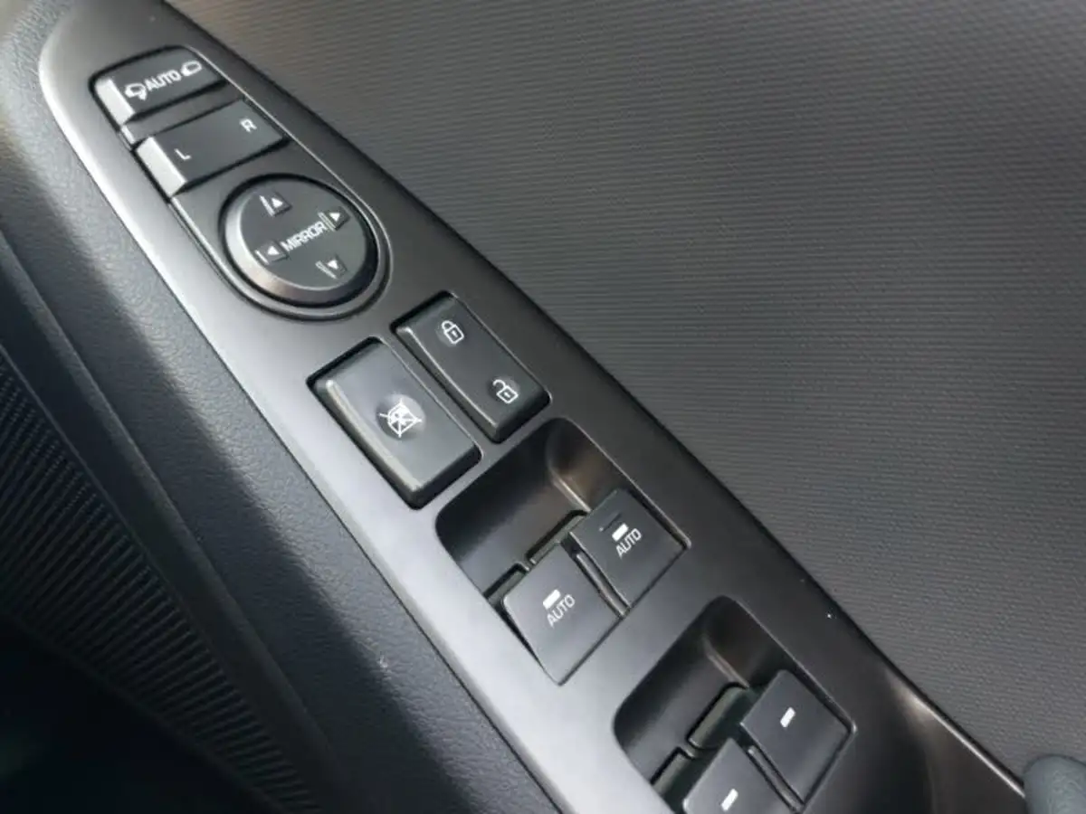 2022-hyundai-ioniq-16-gdi-premium-se-hybrid-big-15