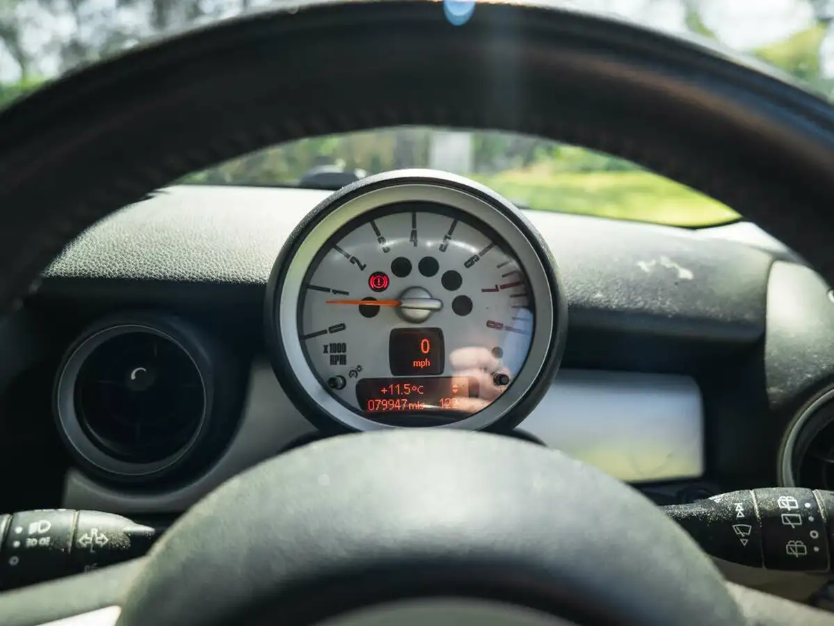 2008-mini-cooper-16-cooper-120bhp-hatchback-3d-big-15