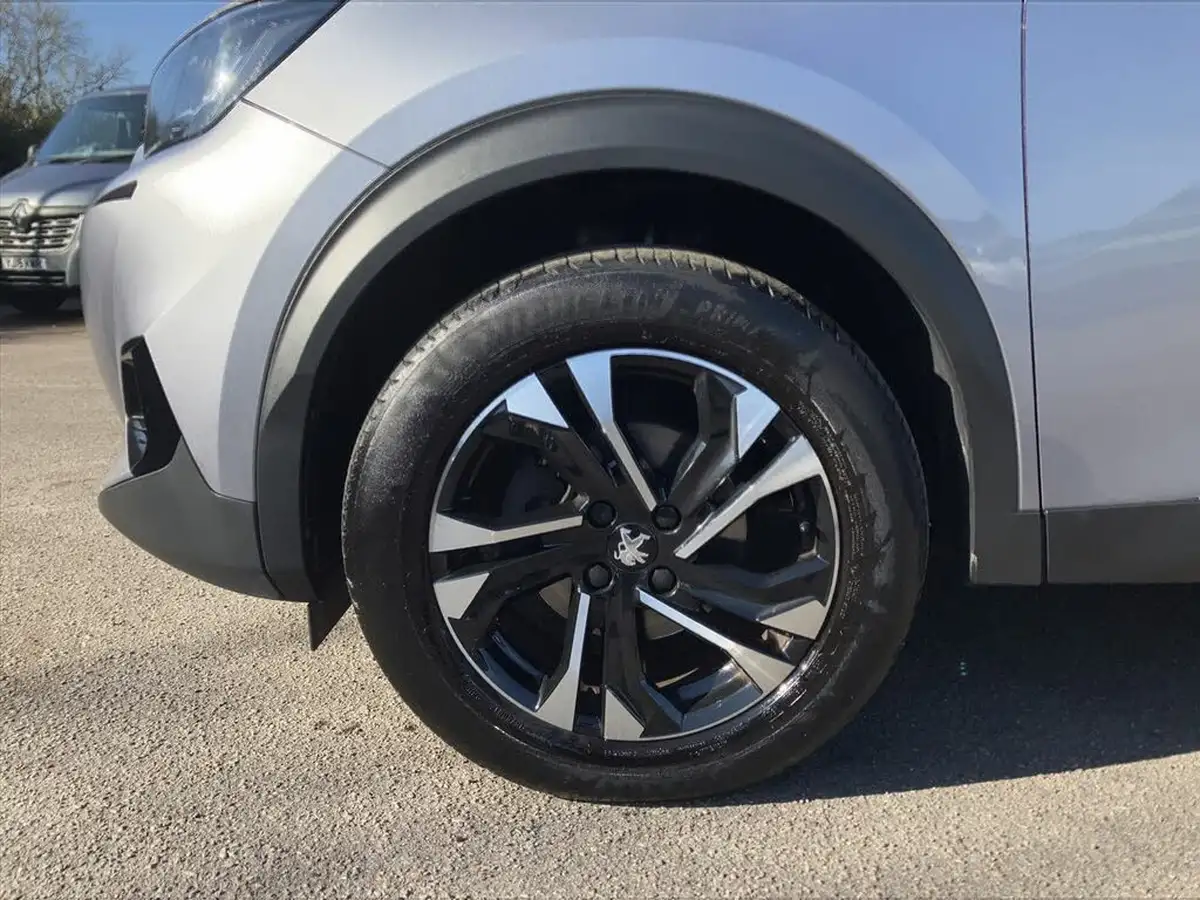 2021-peugeot-2008-suv-12-puretech-allure-premium-130bhp-eat8-big-6