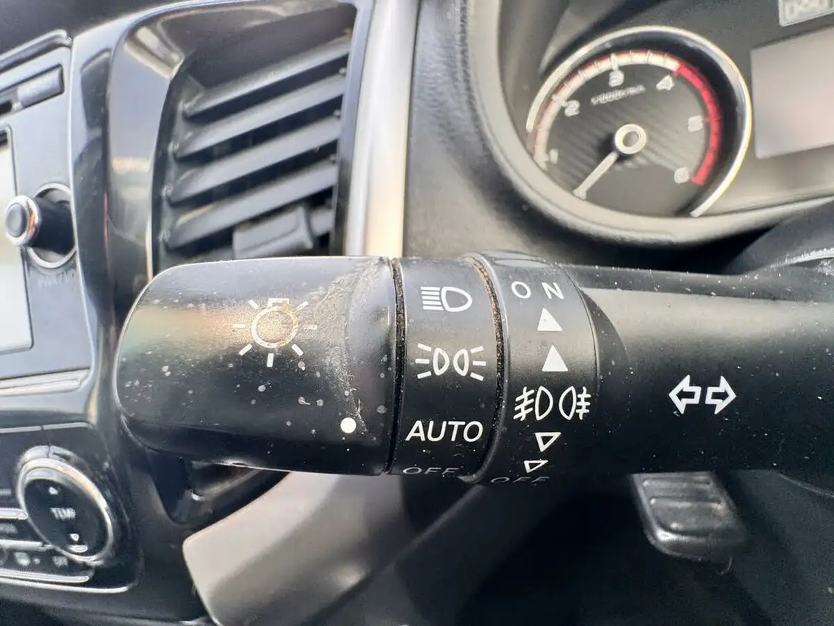 2017-mitsubishi-l200-24di-d-titan-178bhp-eu6-big-25