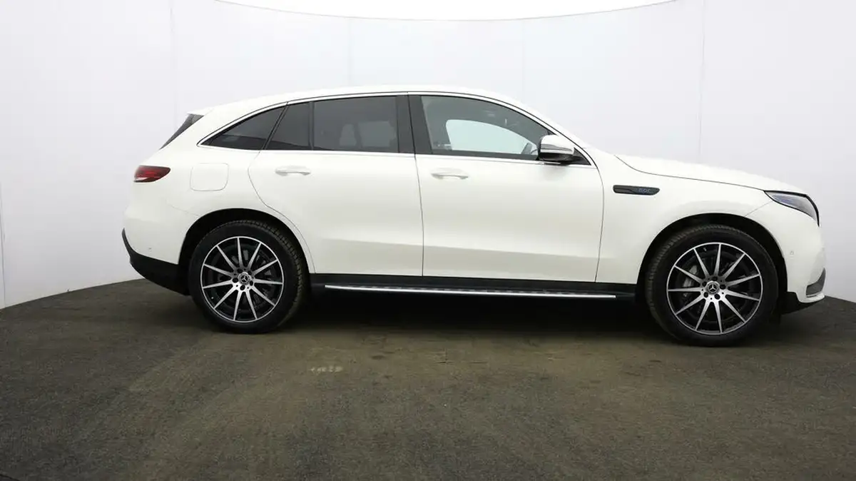 2021-mercedes-benz-eqc-e-eqc-400-amg-line-big-48