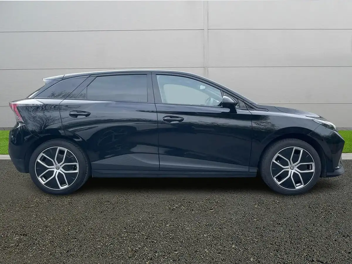 2023-mg-mg4-e-trophy-ev-203ps-long-big-7