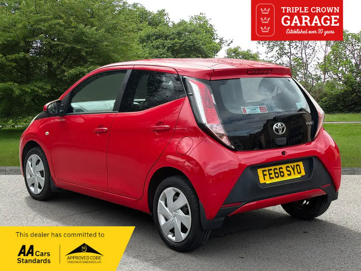 2016-toyota-aygo-10-vvt-i-x-play-71bhp-5d-x-shift-big-2