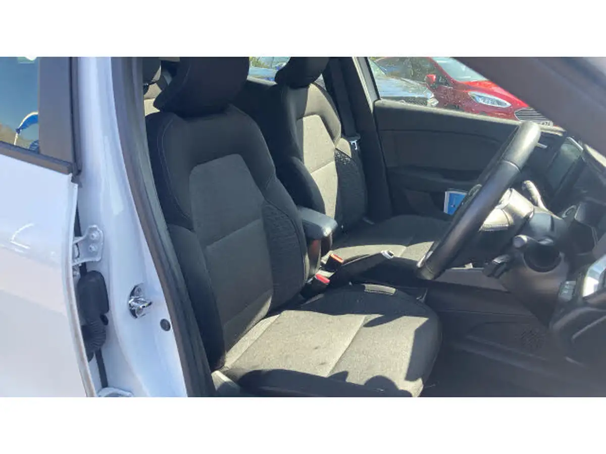 2021-renault-clio-10-tce-iconic-90ps-big-20