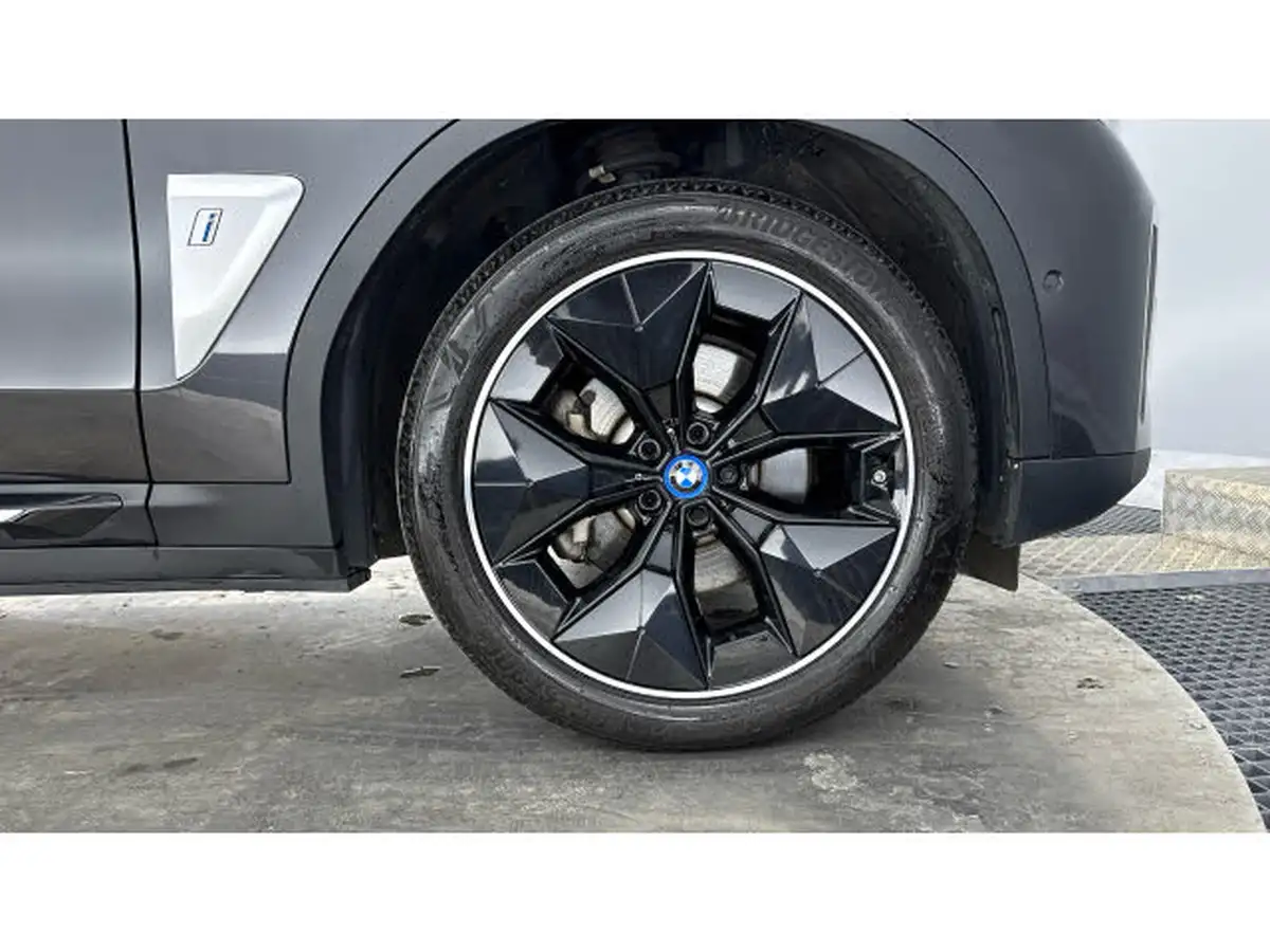 2022-bmw-ix3-e-premier-edition-pro-big-13