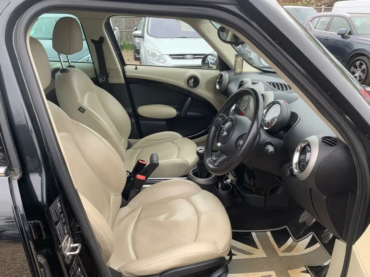 2011-mini-countryman-16-cooper-s-190bhp-all4-big-22