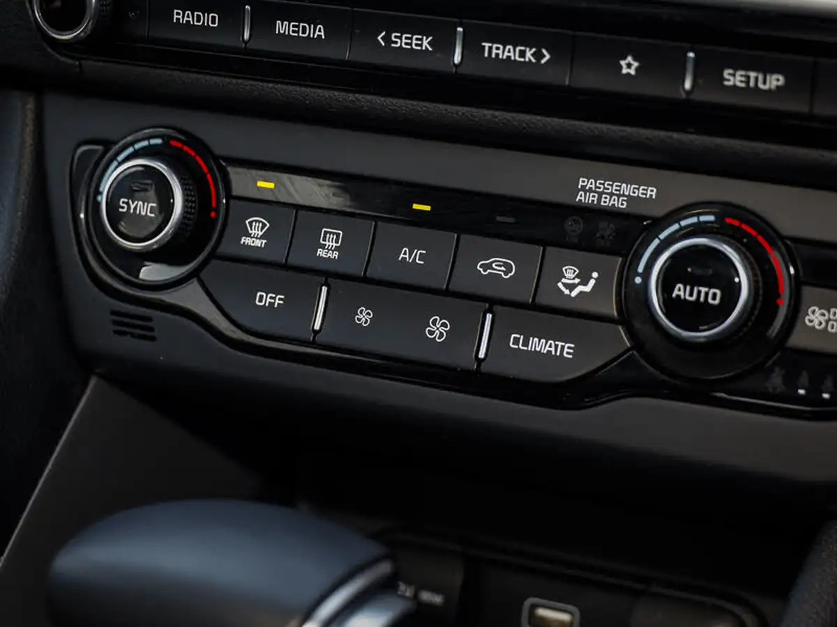 2022-kia-niro-16-gdi-2-139bhp-156kwh-big-14