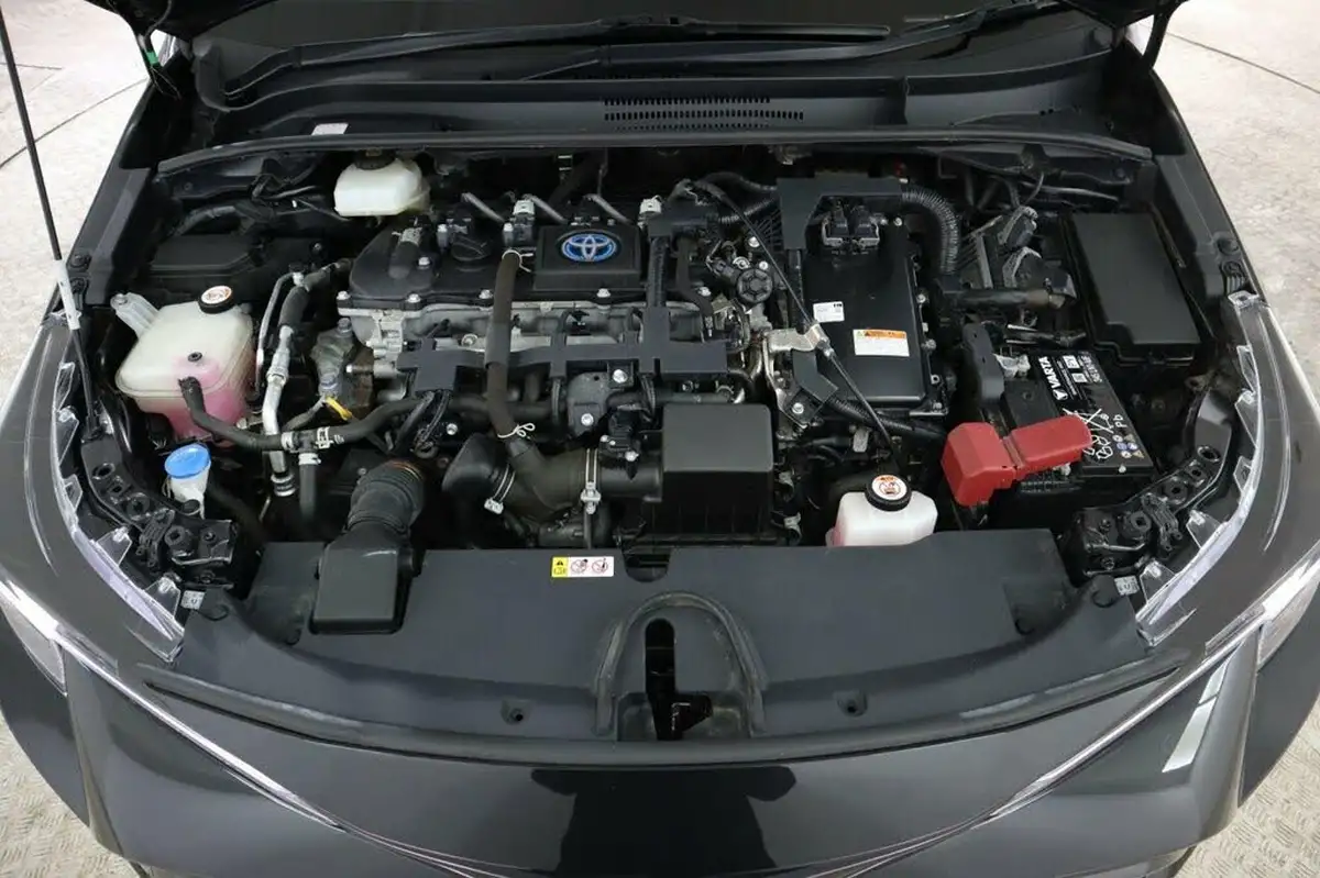 2021-toyota-corolla-18-vvt-i-icon-tech-spare-wheel-touring-sports-5d-big-21