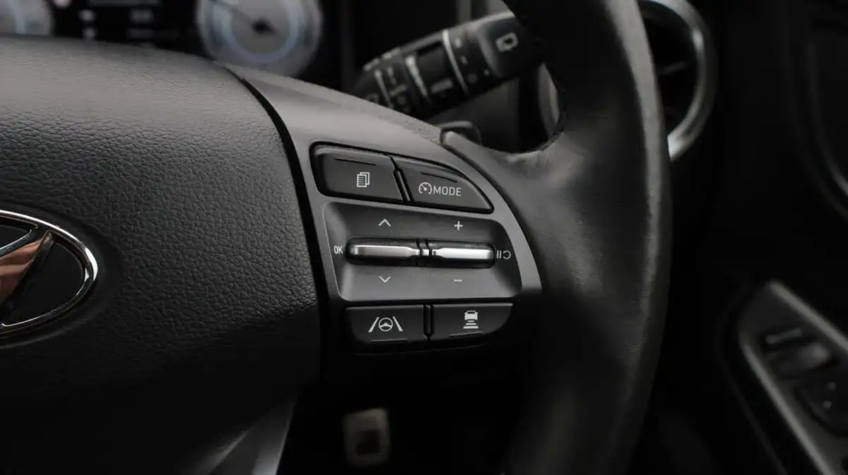 2022-hyundai-kona-e-premium-204ps-64kwh-7kw-obc-big-24