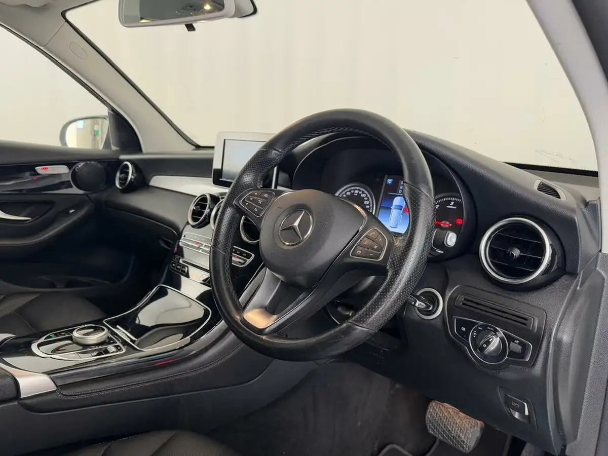 2018-mercedes-benz-glc-class-21d-glc220d-urban-edition-big-28