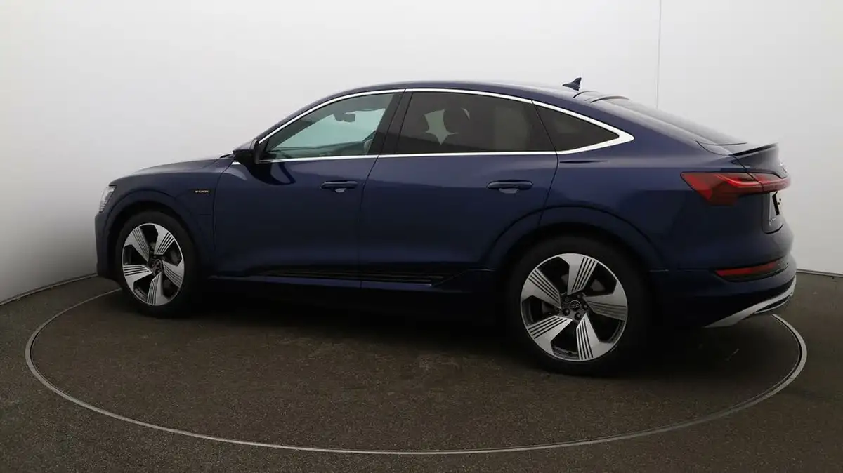2022-audi-e-tron-55e-s-line-sportback-big-40