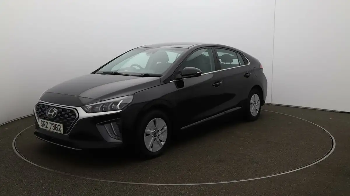 2021-hyundai-ioniq-16-gdi-premium-hybrid-big-3