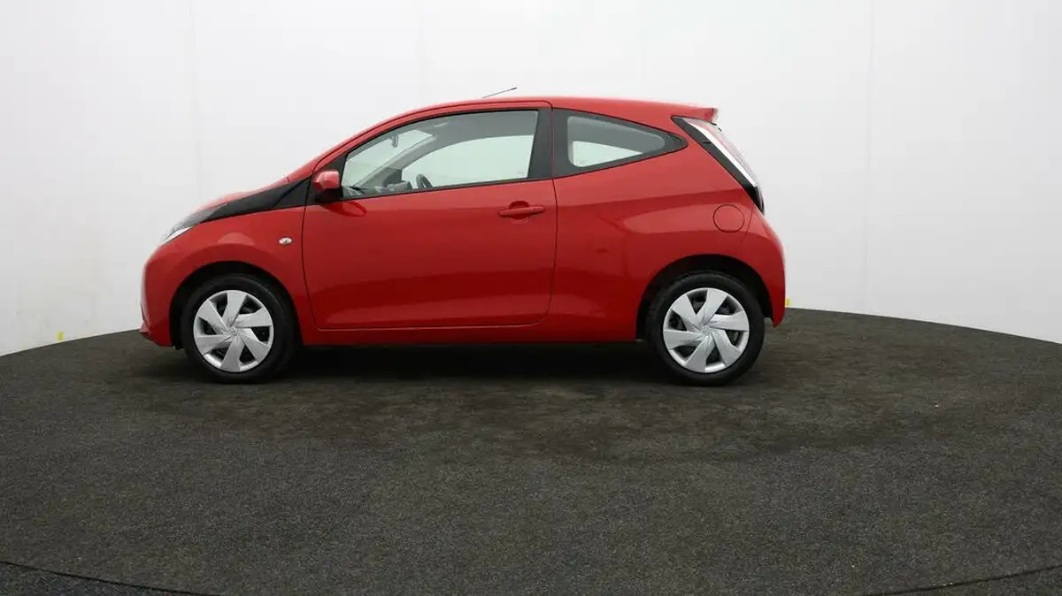 2018-toyota-aygo-10-vvt-i-x-play-71bhp-3d-big-3