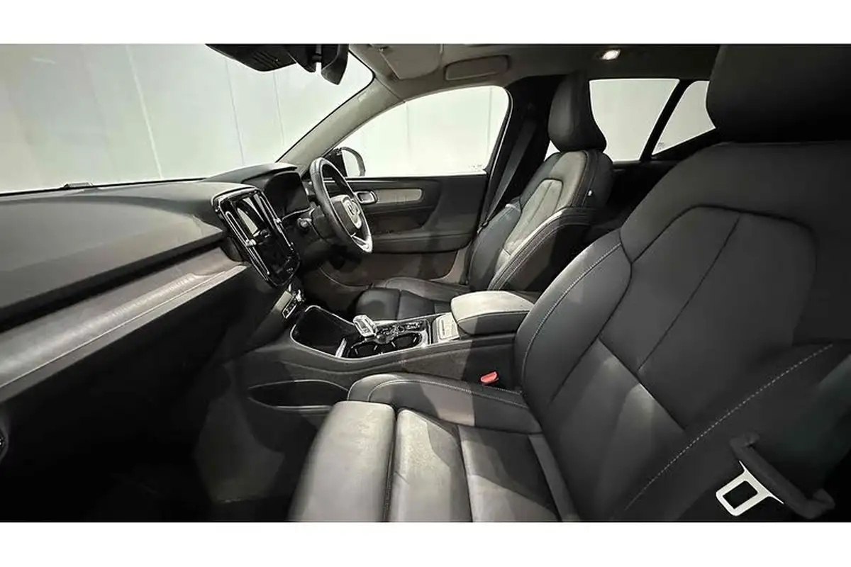 2023-volvo-xc40-20-b4-ultimate-big-18