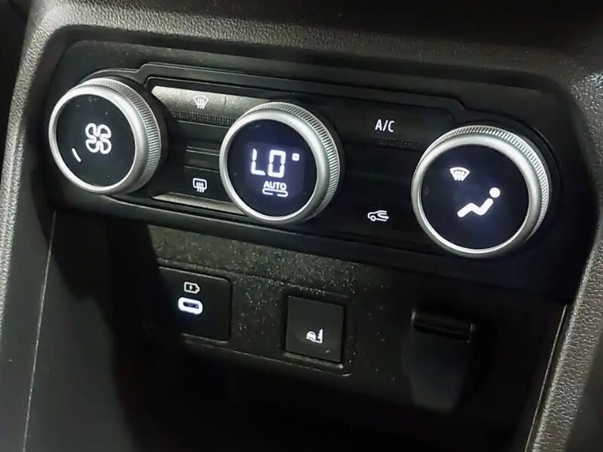 2024-dacia-sandero-stepway-10-tce-extreme-90bhp-big-12