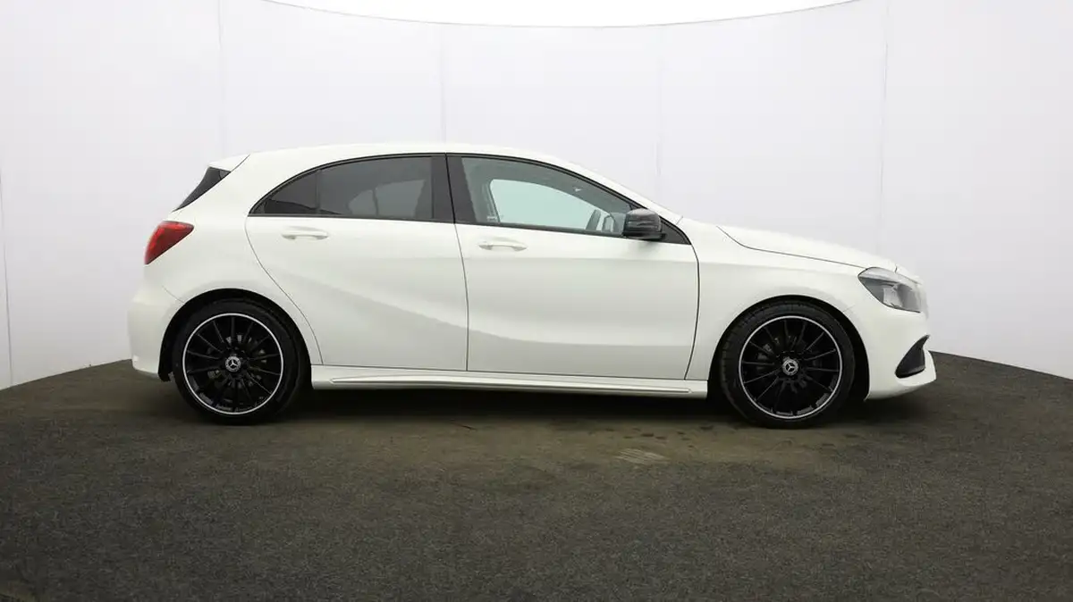 2017-mercedes-benz-a-class-16-a200-amg-line-ss-7g-dct-big-7