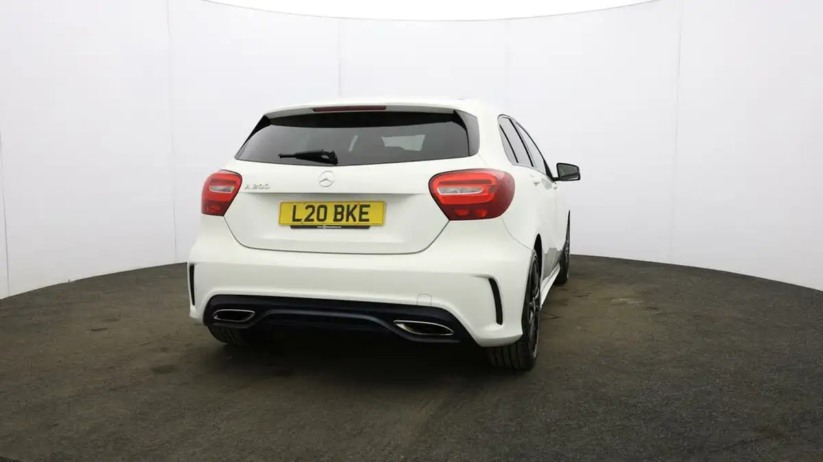 2017-mercedes-benz-a-class-16-a200-amg-line-ss-7g-dct-big-52