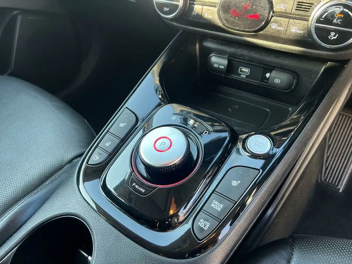 2021-kia-soul-ev-first-edition-big-16