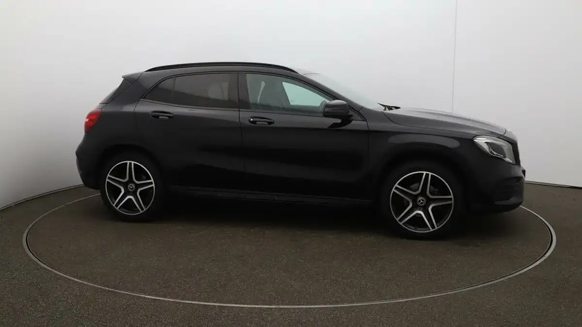 2020-mercedes-benz-gla-class-16-gla-180-amg-line-edition-7g-dct-big-40