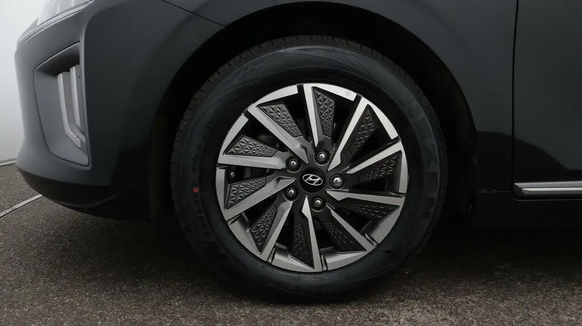 2021-hyundai-ioniq-e-premium-electric-100kw-big-18
