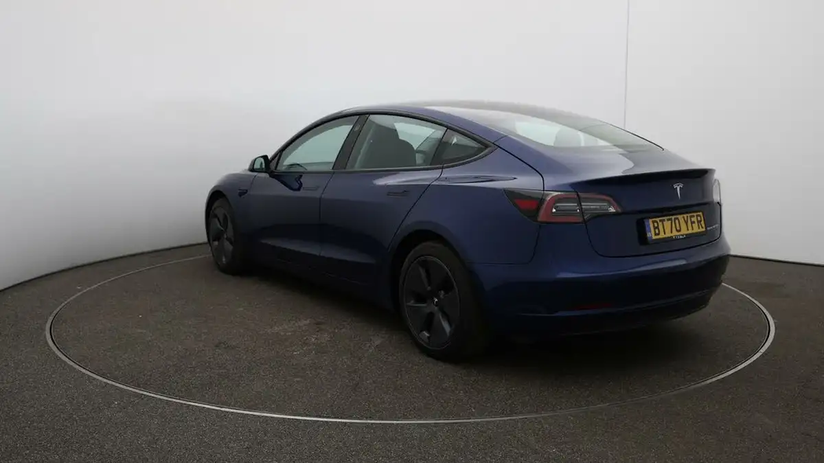 2020-tesla-model-3-e-long-range-big-54