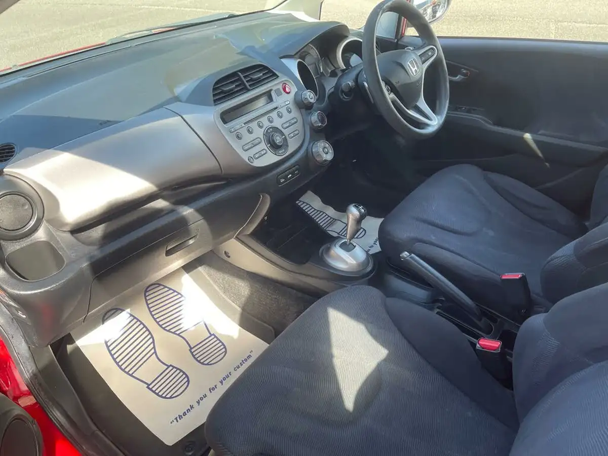 2010-honda-jazz-14-es-98bhp-semi-a-big-9