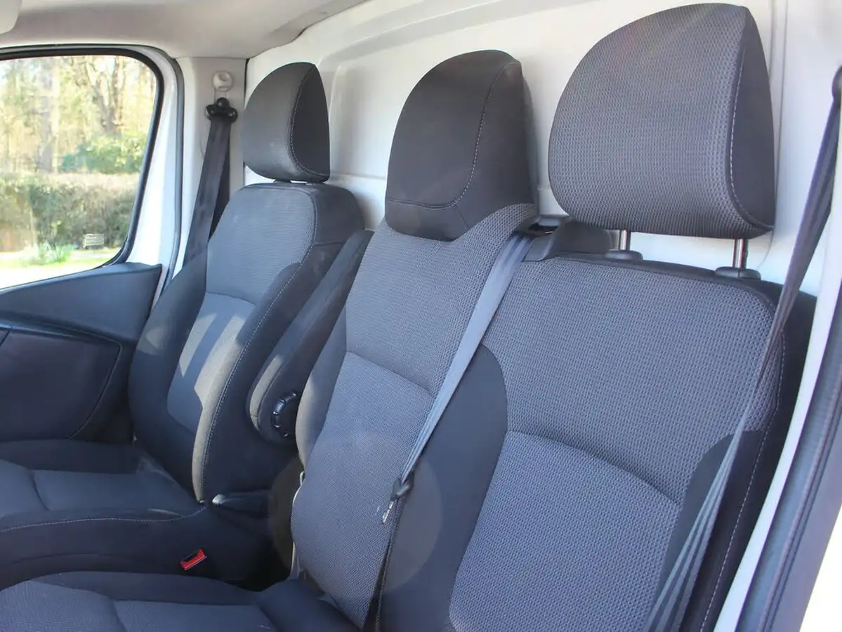 2021-renault-trafic-20dci-ll30-energy-120-business-panel-big-9