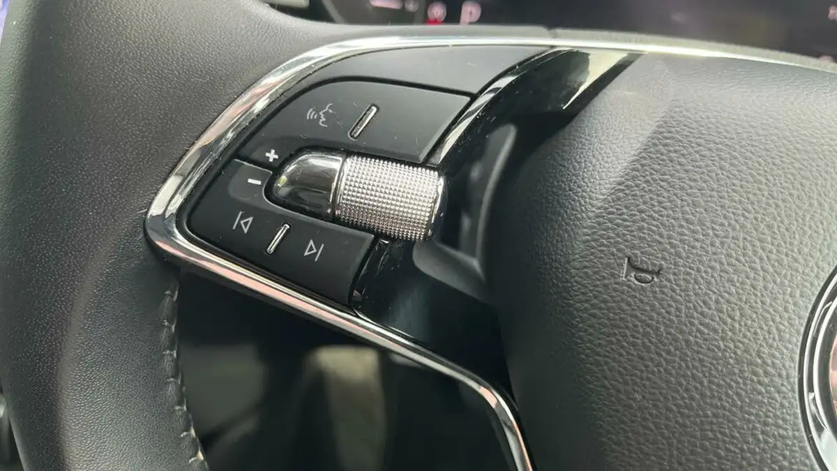 2022-skoda-fabia-10-tsi-colour-edition-109ps-dsg-big-25