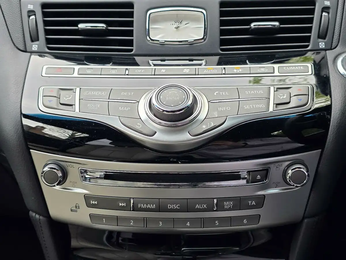 2016-infiniti-q70-37-sport-tech-big-13