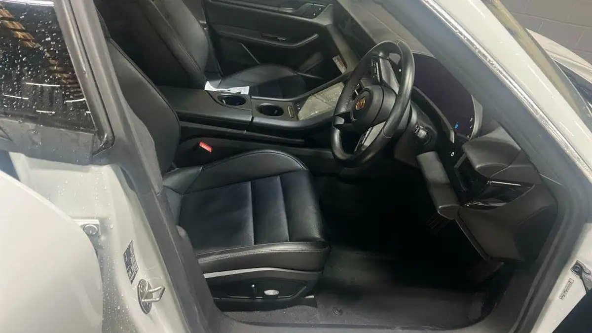 2021-porsche-taycan-e-4s-530ps-big-3