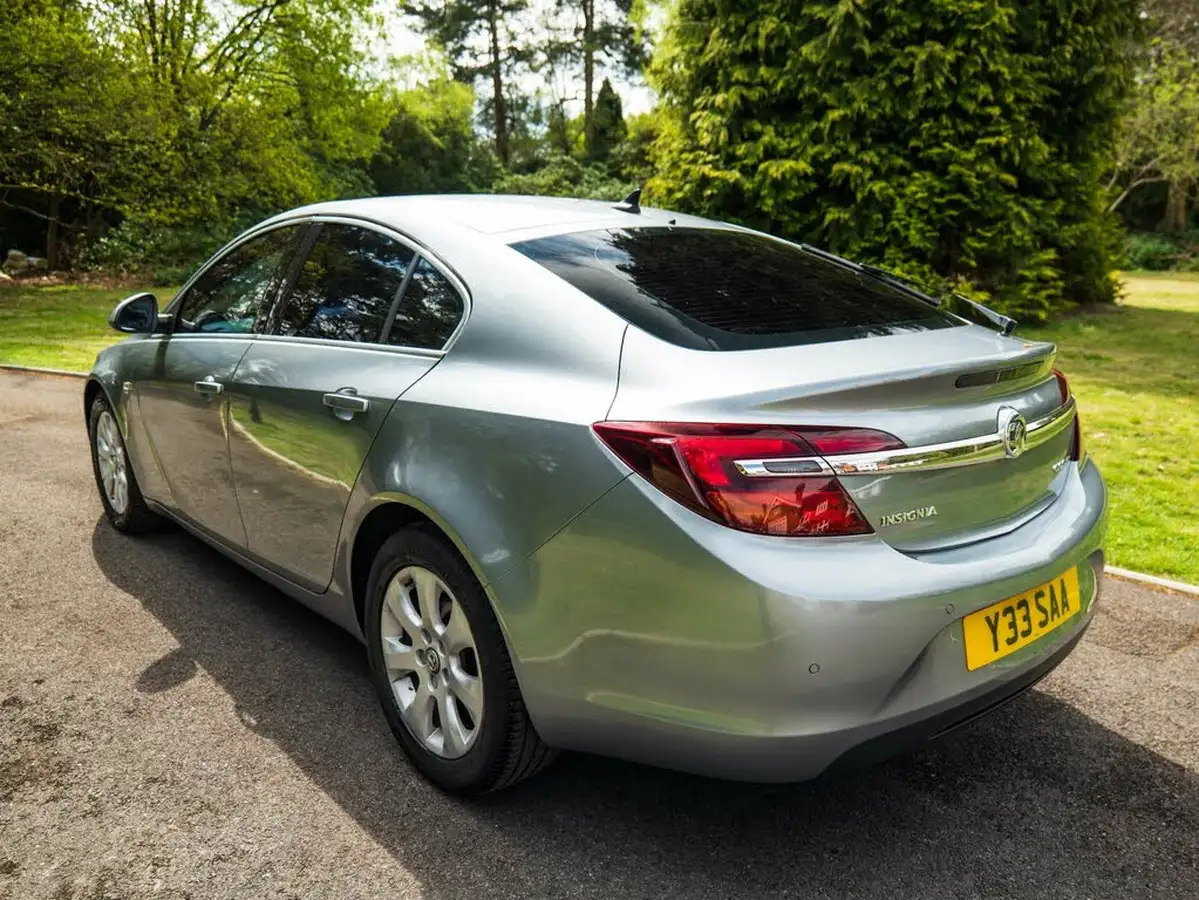2013-vauxhall-insignia-20cdti-tech-line-140ps-ecoflex-ss-hatchback-5d-big-3