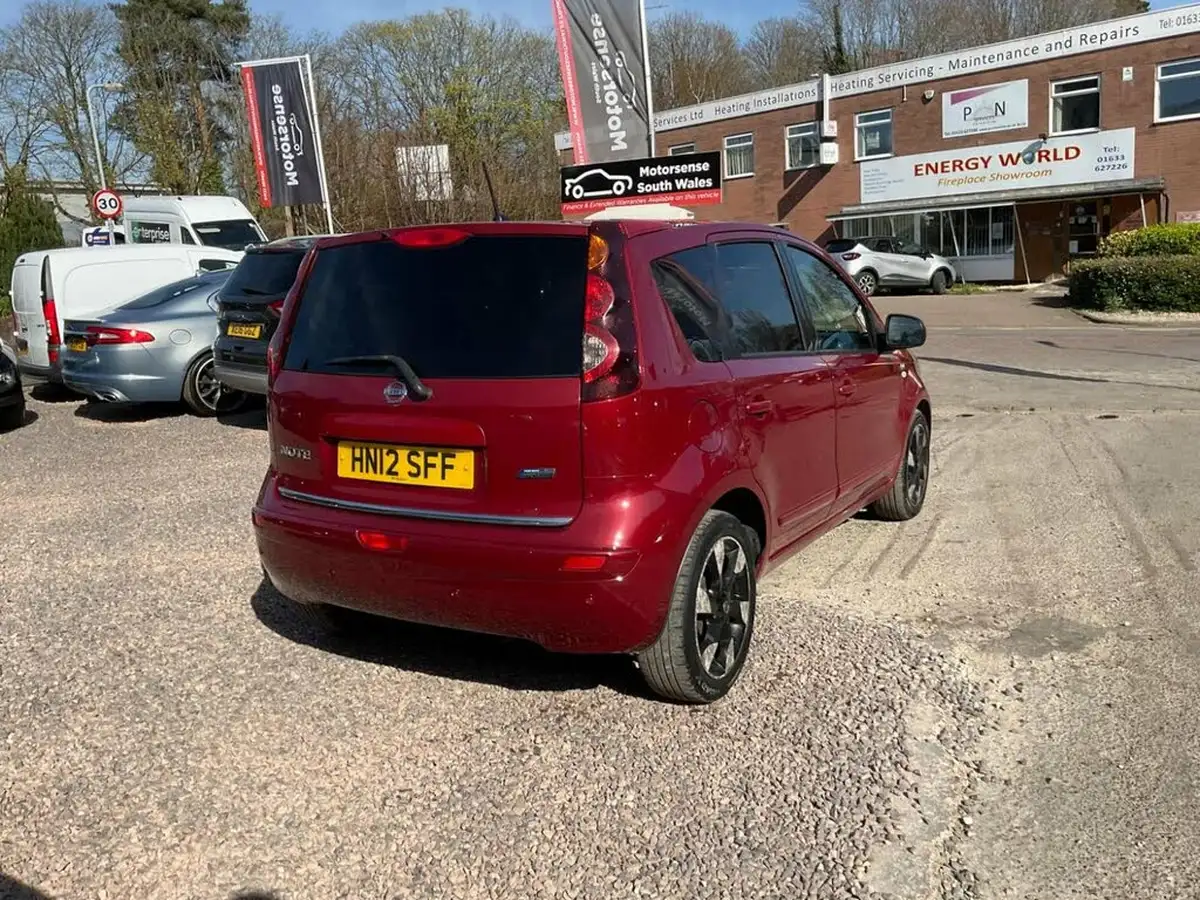 2012-nissan-note-15td-n-tec-big-64