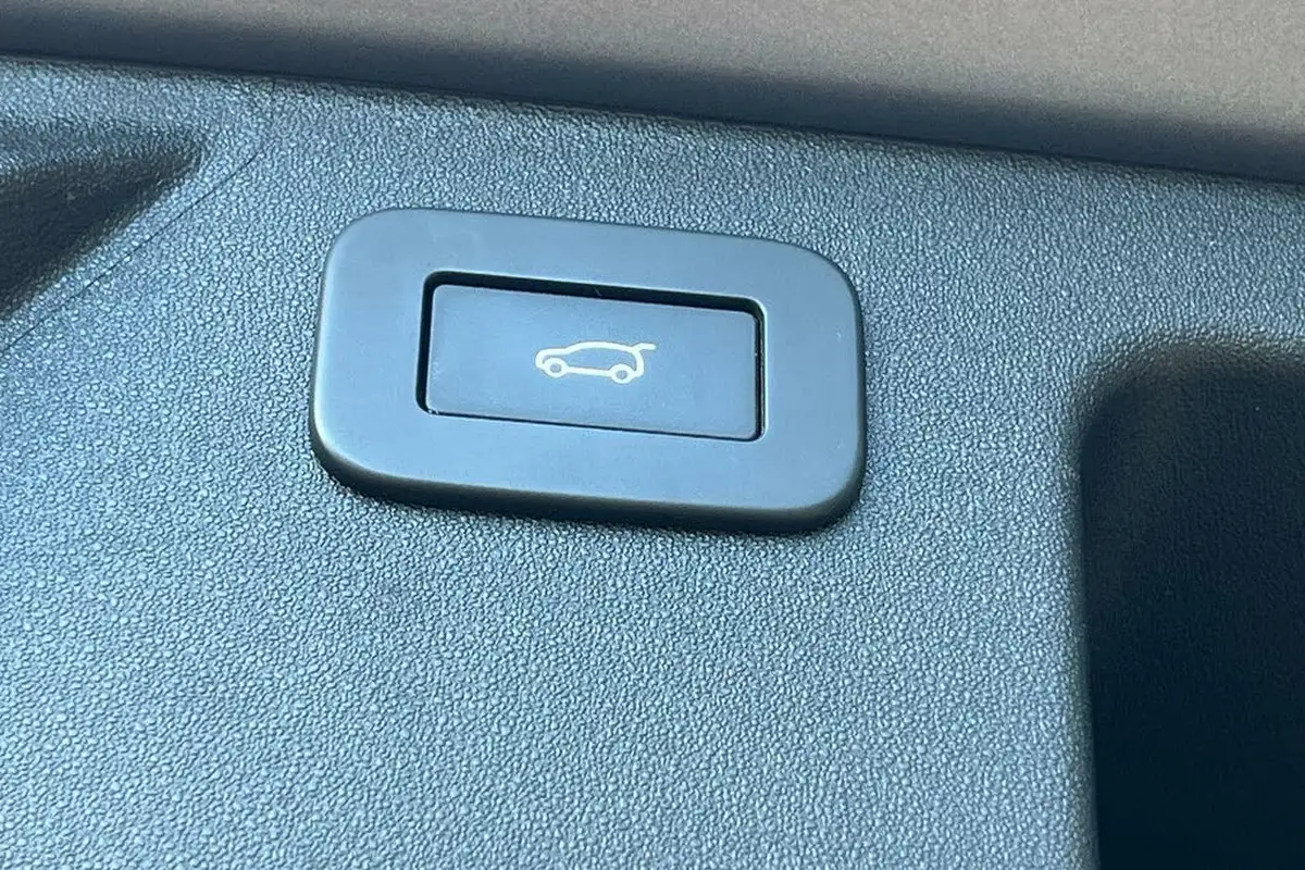 2024-land-rover-discovery-sport-15-p300e-dynamic-se-big-25