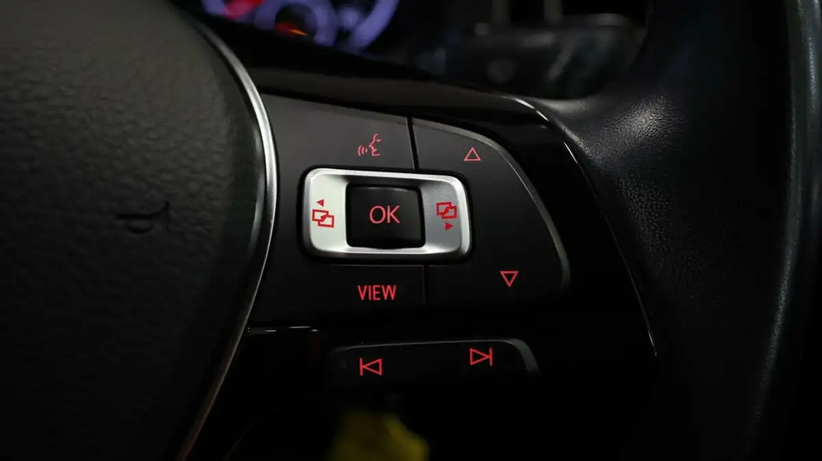 2021-volkswagen-polo-10-tsi-active-big-21