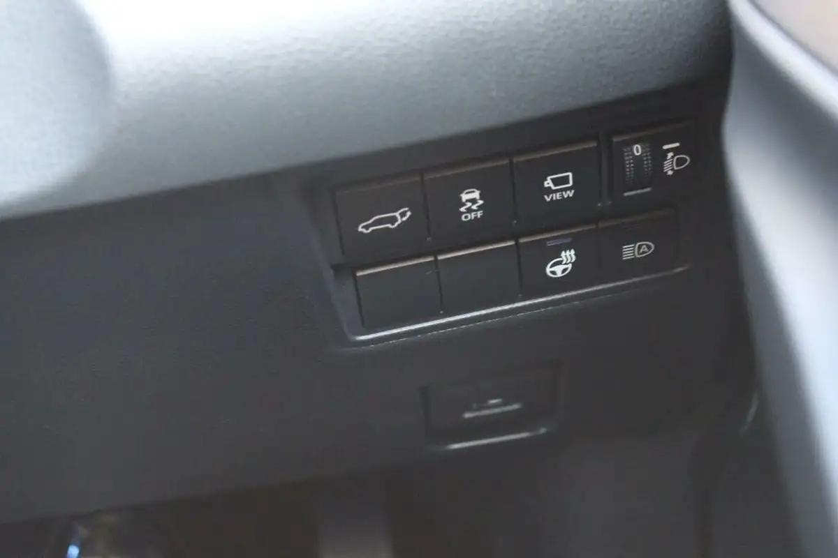 2023-toyota-yaris-cross-15-vvt-i-excel-awd-i-big-29