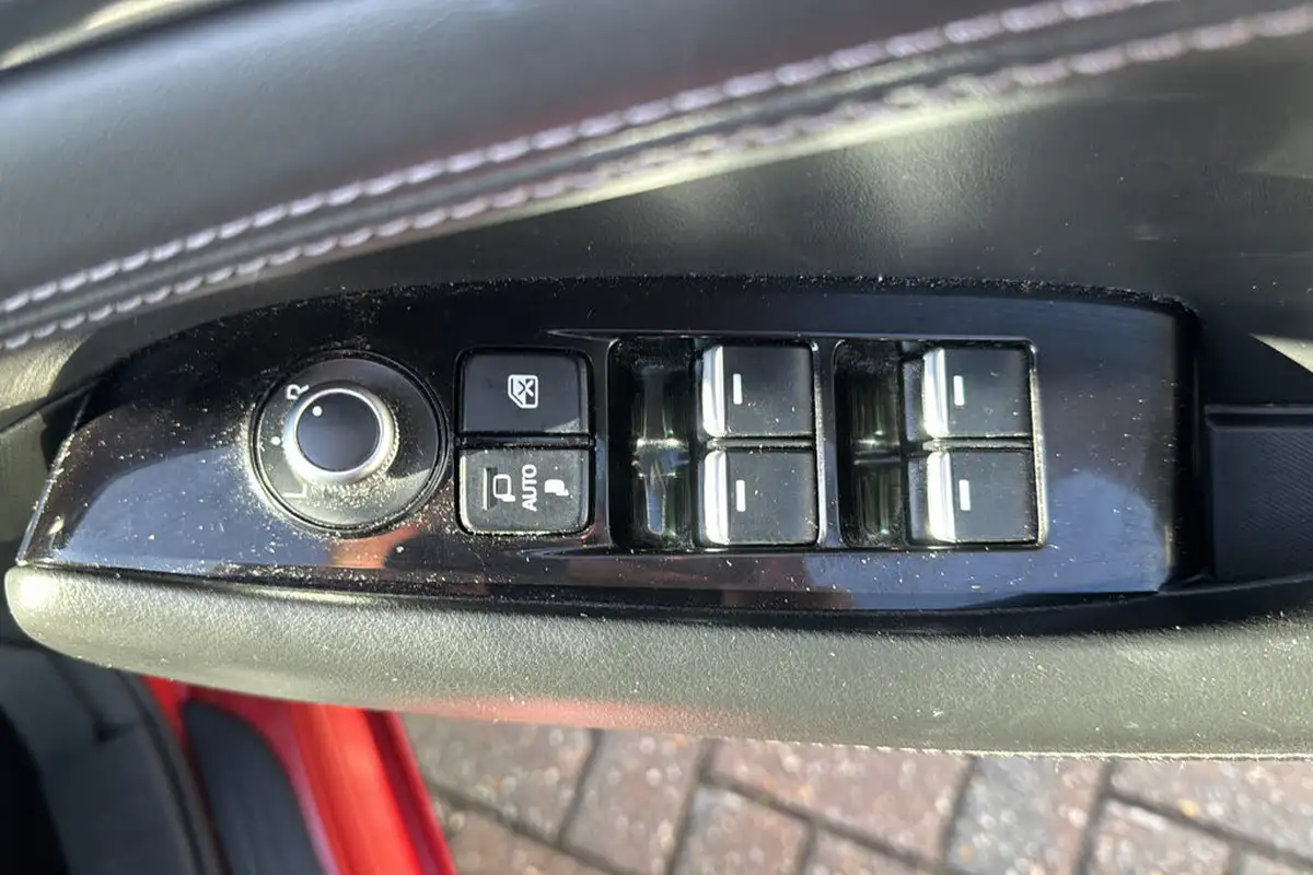 2019-mazda-mazda6-20-skyactiv-g-sport-nav-saloon-4d-big-29