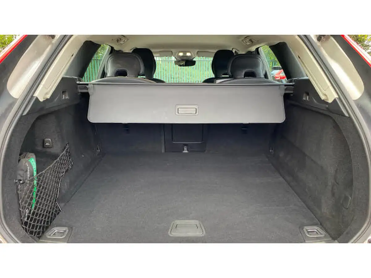 2022-volvo-xc60-20-b5-plus-big-16