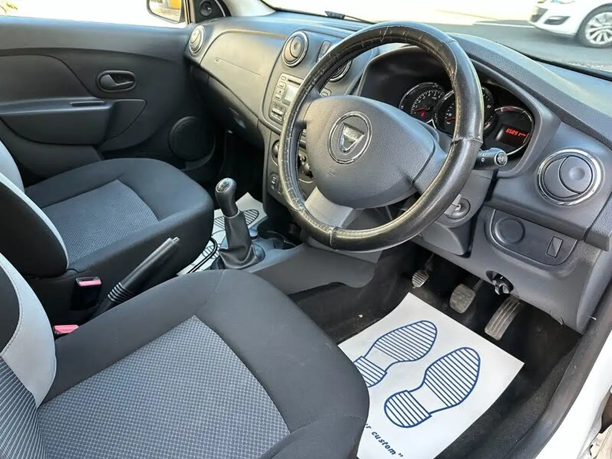 2016-dacia-sandero-12-ambiance-big-10