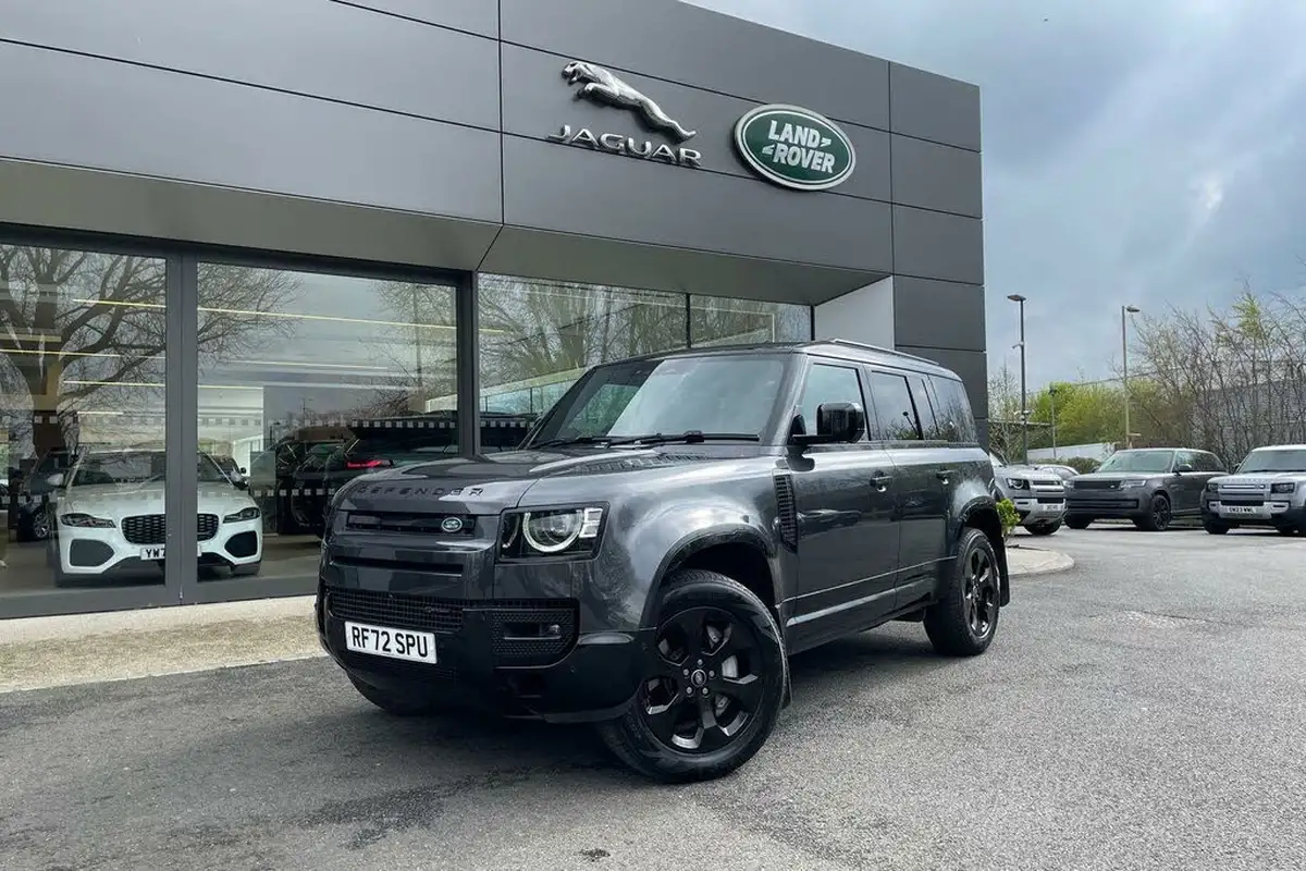 2023-land-rover-110-defender-30-d300-x-dynamic-hse-big-27