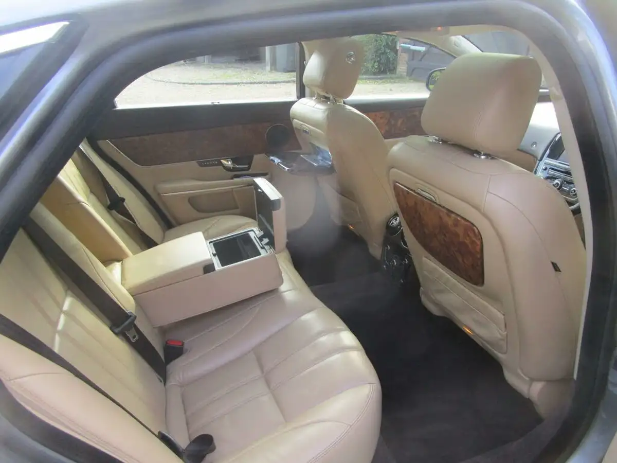 2010-jaguar-xj-series-50-xj-premium-luxury-lwb-big-36