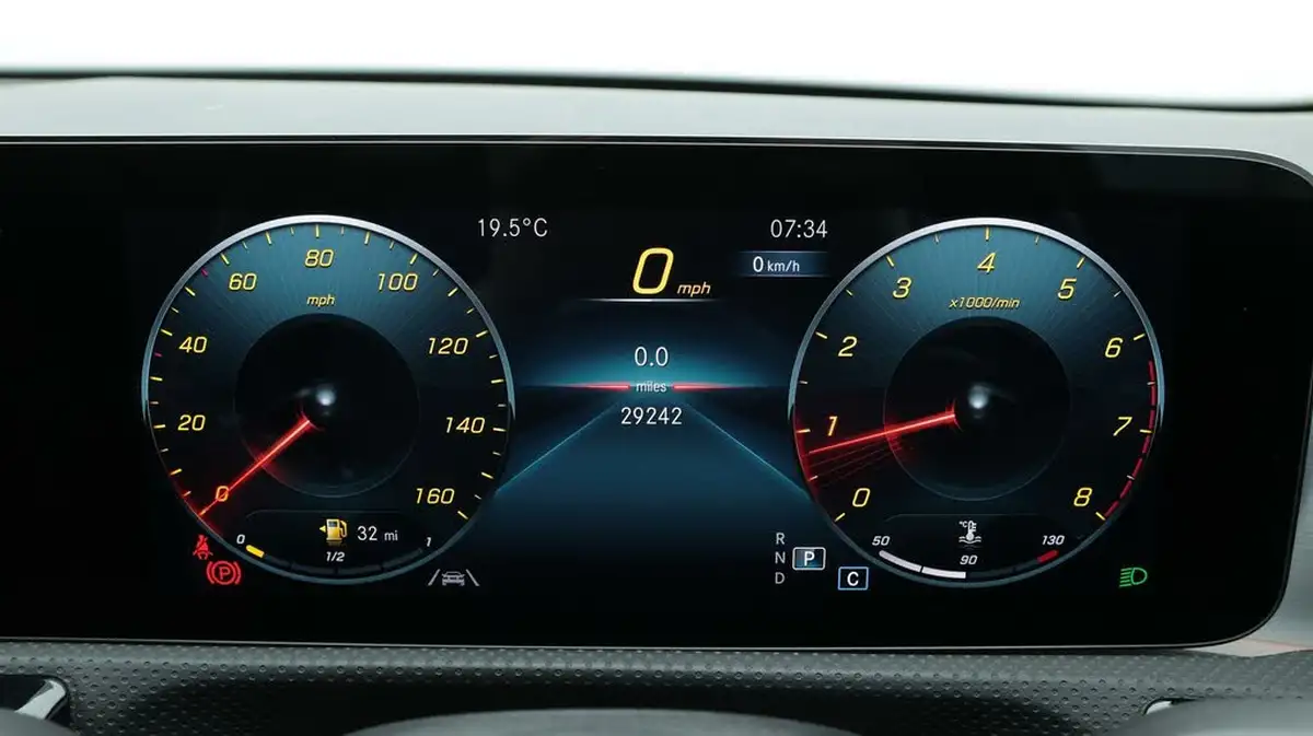 2022-mercedes-benz-cla-13-cla-180-amg-line-premium-plus-coupe-4d-big-10