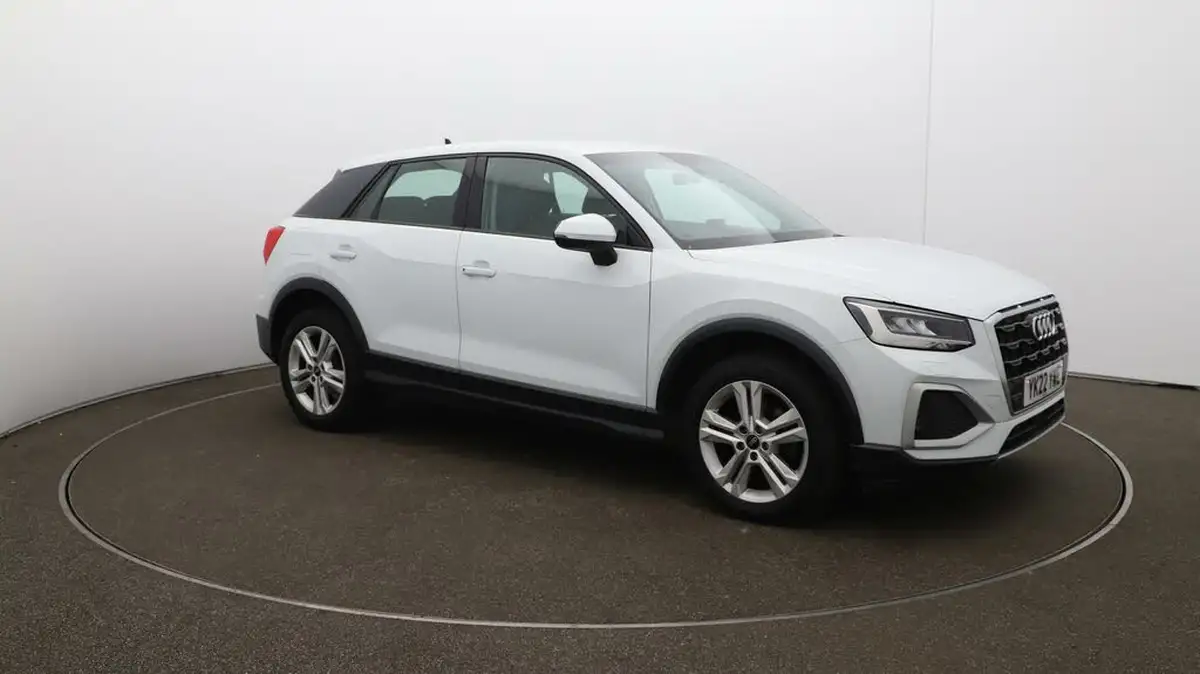 2022-audi-q2-10-30-tfsi-sport-big-36