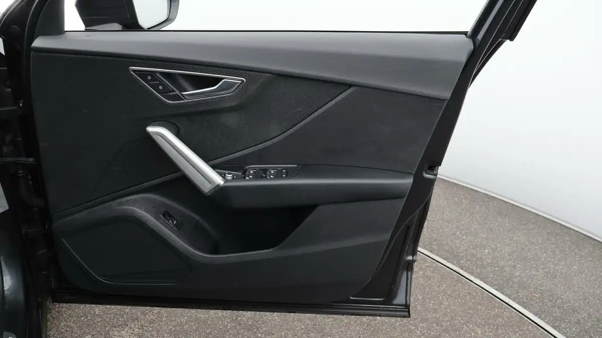 2021-audi-q2-10-30-tfsi-sport-big-15